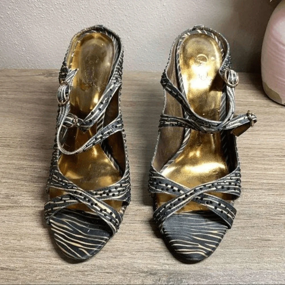 CARLOS SANTANA Black Studded Zebra Print‎ Heel, Size 6